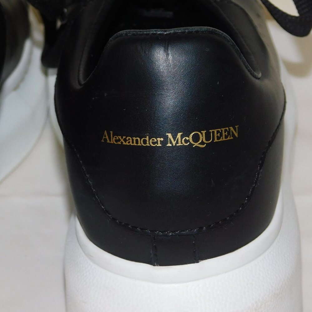 Alexander McQueen Women's Oversized Sneaker in Black Size 37 US Size 6 Leather - Picture 6 of 13